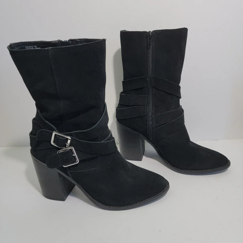 CHELSEA & VIOLET VICKI Black Suede Ankle Boots Sz 7M Buckle Side Zip Stack Heel
